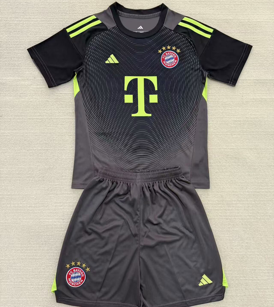 2025/26 Bayern Munich Goalkeeper Short Sleeve Jersey for Kids
